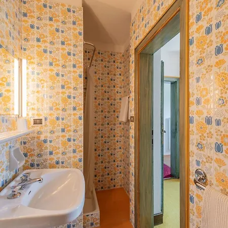 Haus Oberhofer Oda ve Kahvaltı Girlan